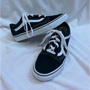 Vans Old Skool Shoes, Black, Men’s 6.5, Women’s 8